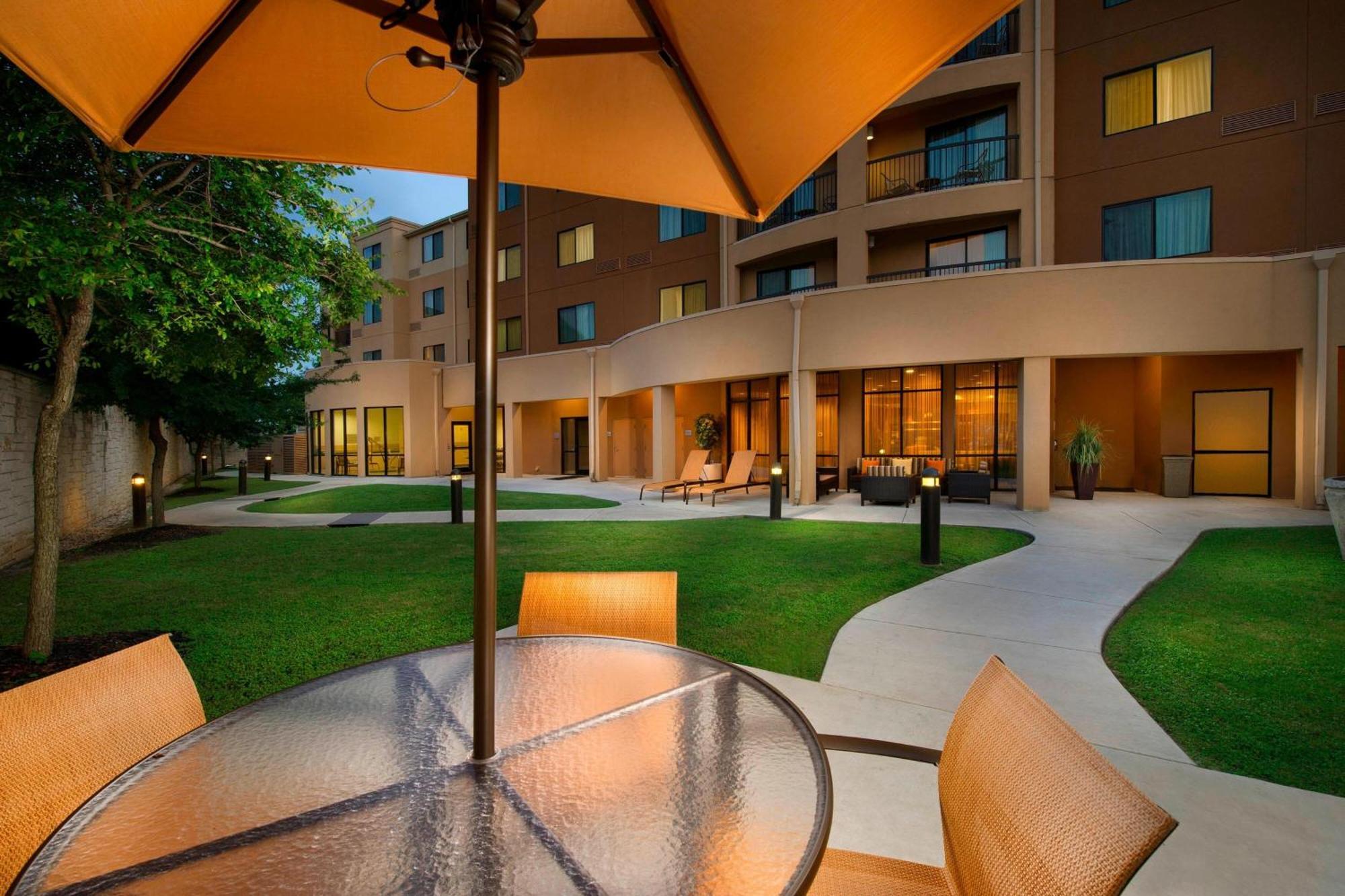 Courtyard By Marriott San Antonio Seaworld/Lackland エクステリア 写真